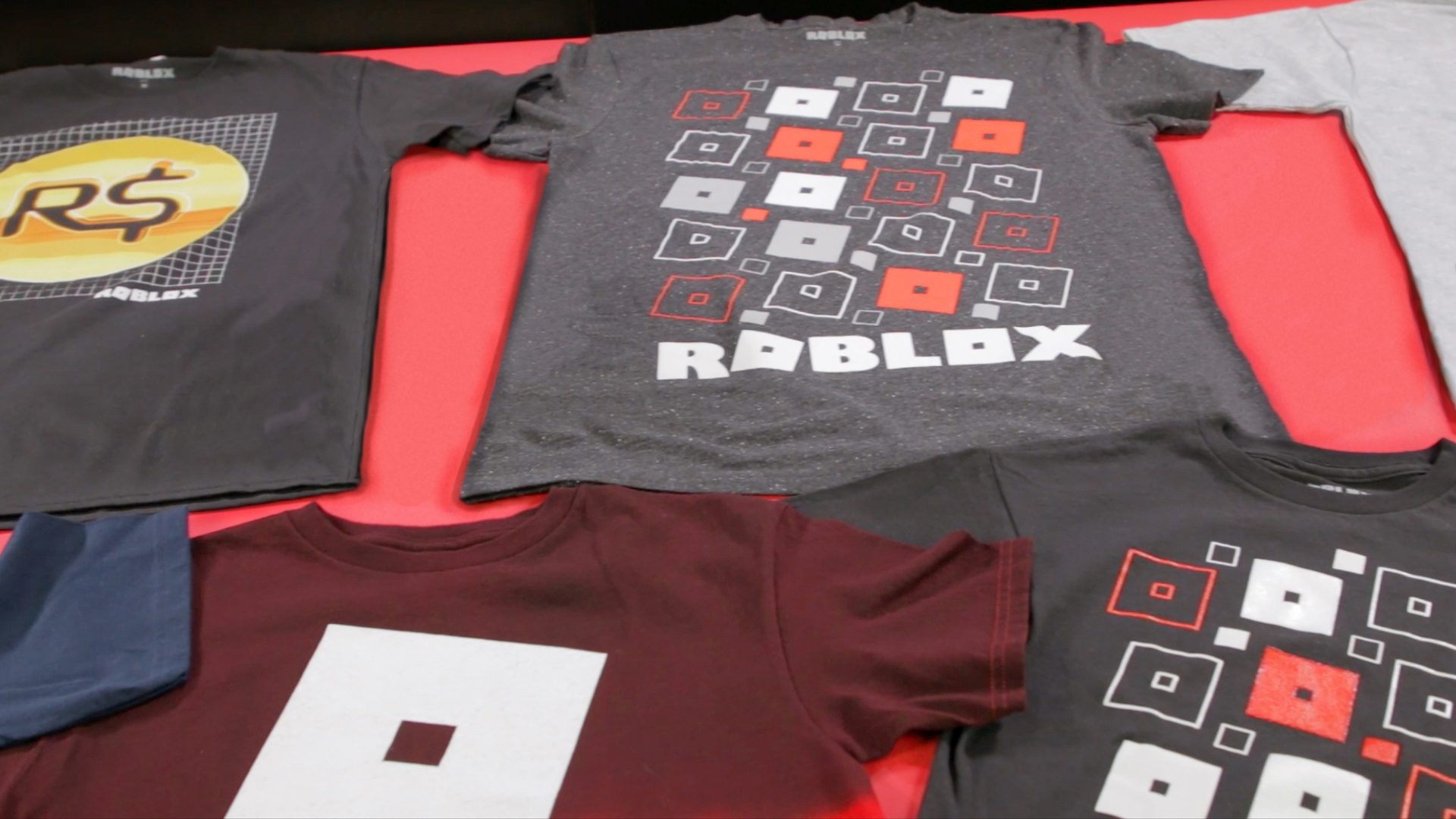Roblox Launching Branded Apparel With Bioworld Roblox Blog